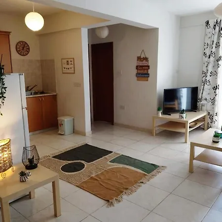 1 Bed In With Communal Pool Apartman Voróklini