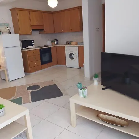 Διαμέρισμα 1 Bed In With Communal Pool *