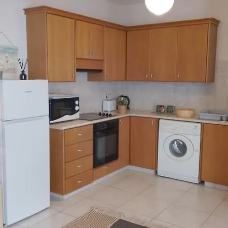 1 Bed In With Communal Pool Lägenhet Voroklini